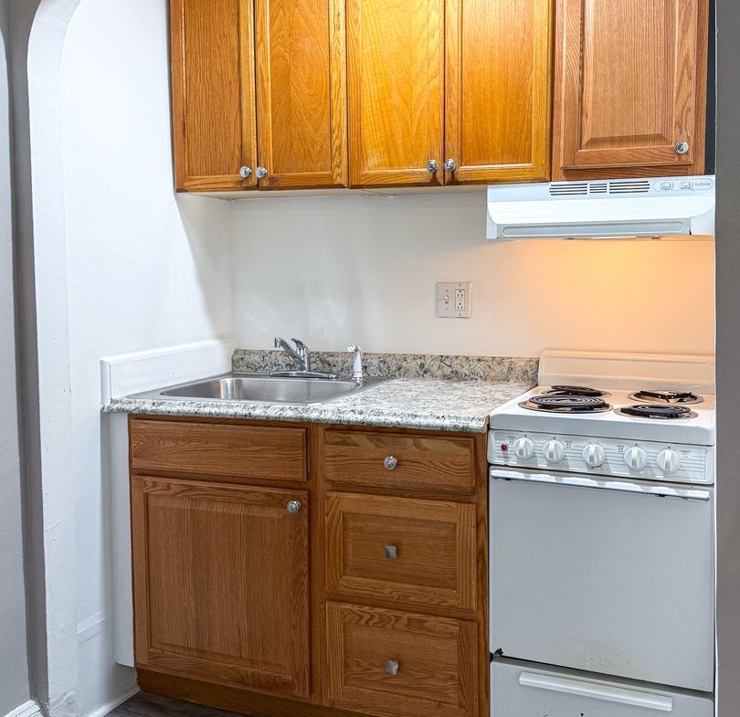 1131 Spruce St #1R, Philadelphia, PA 19107 MAP
