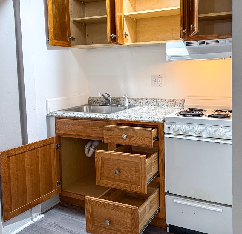 1131 Spruce St #1R, Philadelphia, PA 19107 MAP