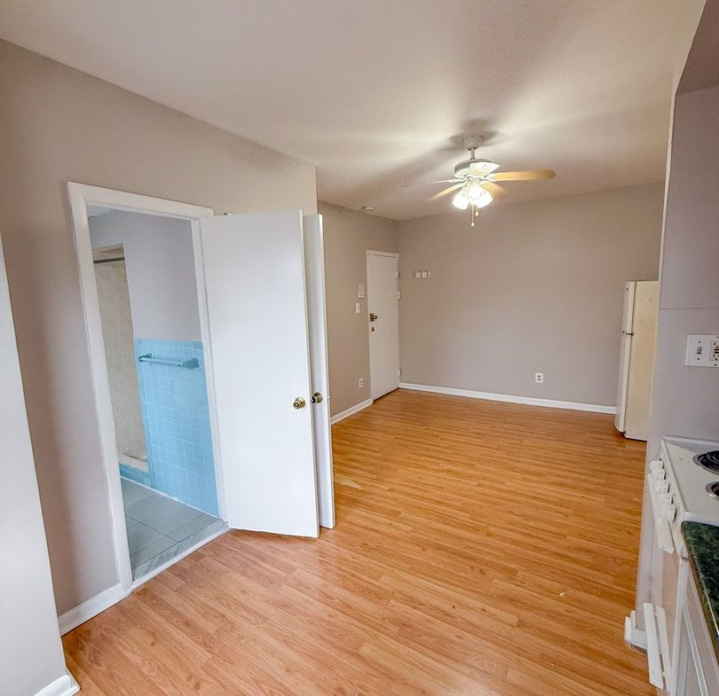1121 Spruce St #4R, Philadelphia, PA 19107 MAP