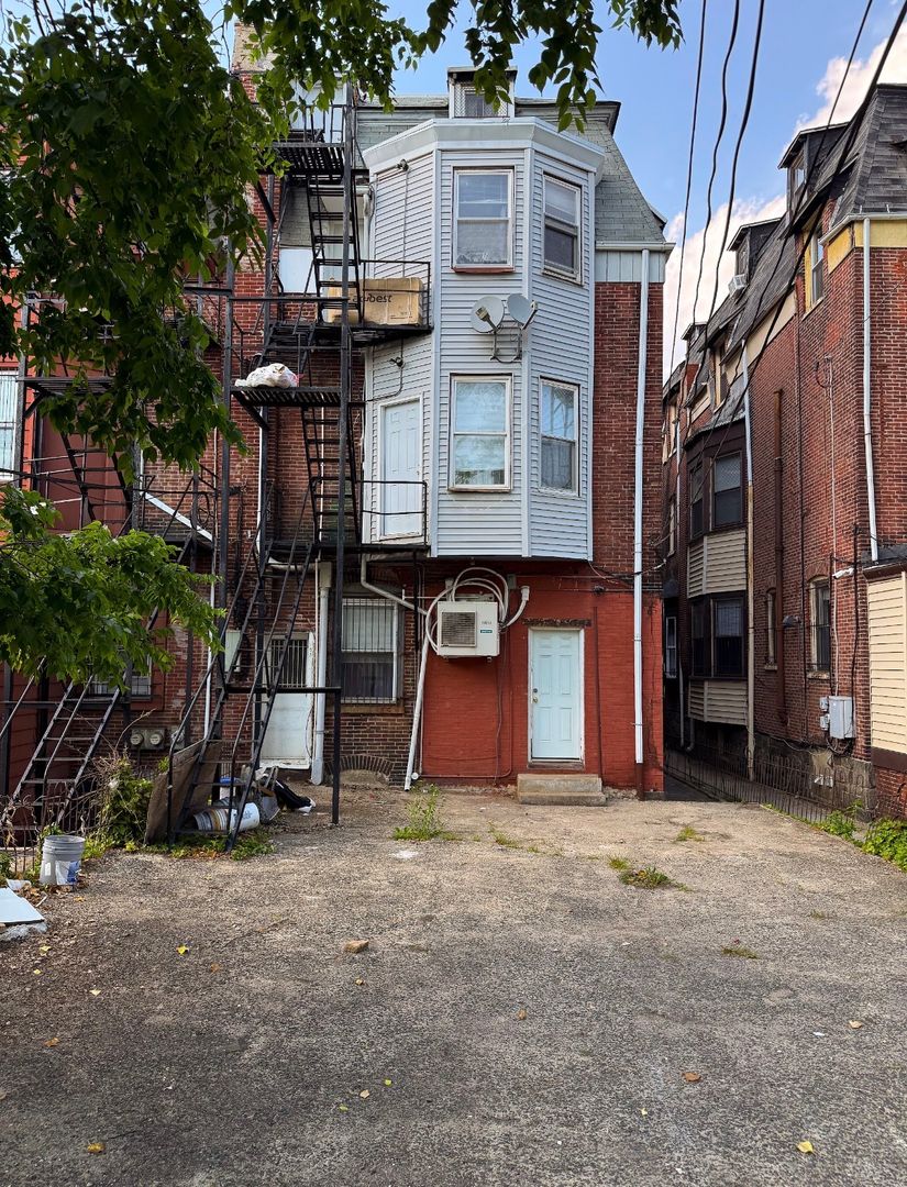 large 4040 Spruce St., parking spot #2, Philadelphia, PA 19104 MAP